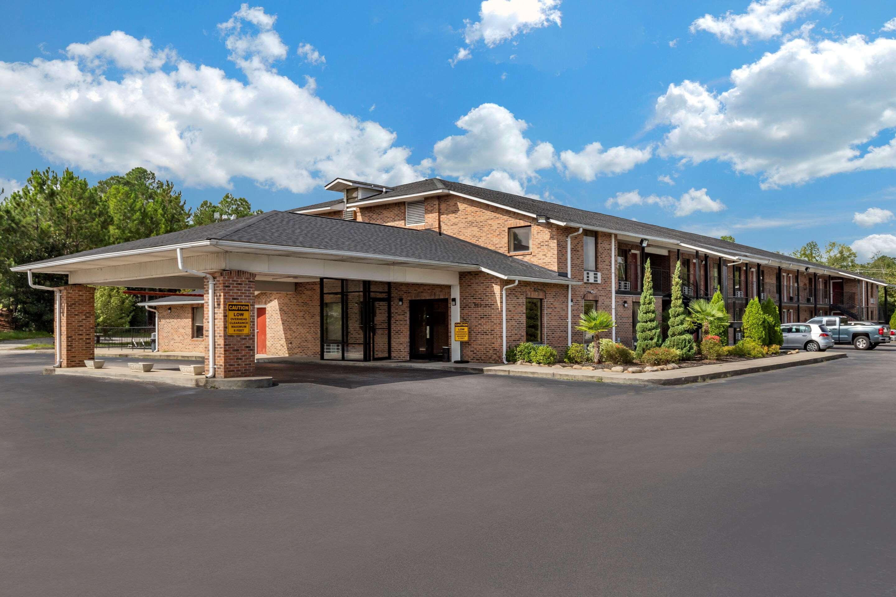 Econo Lodge Inn & Suites Lugoff Exterior photo
