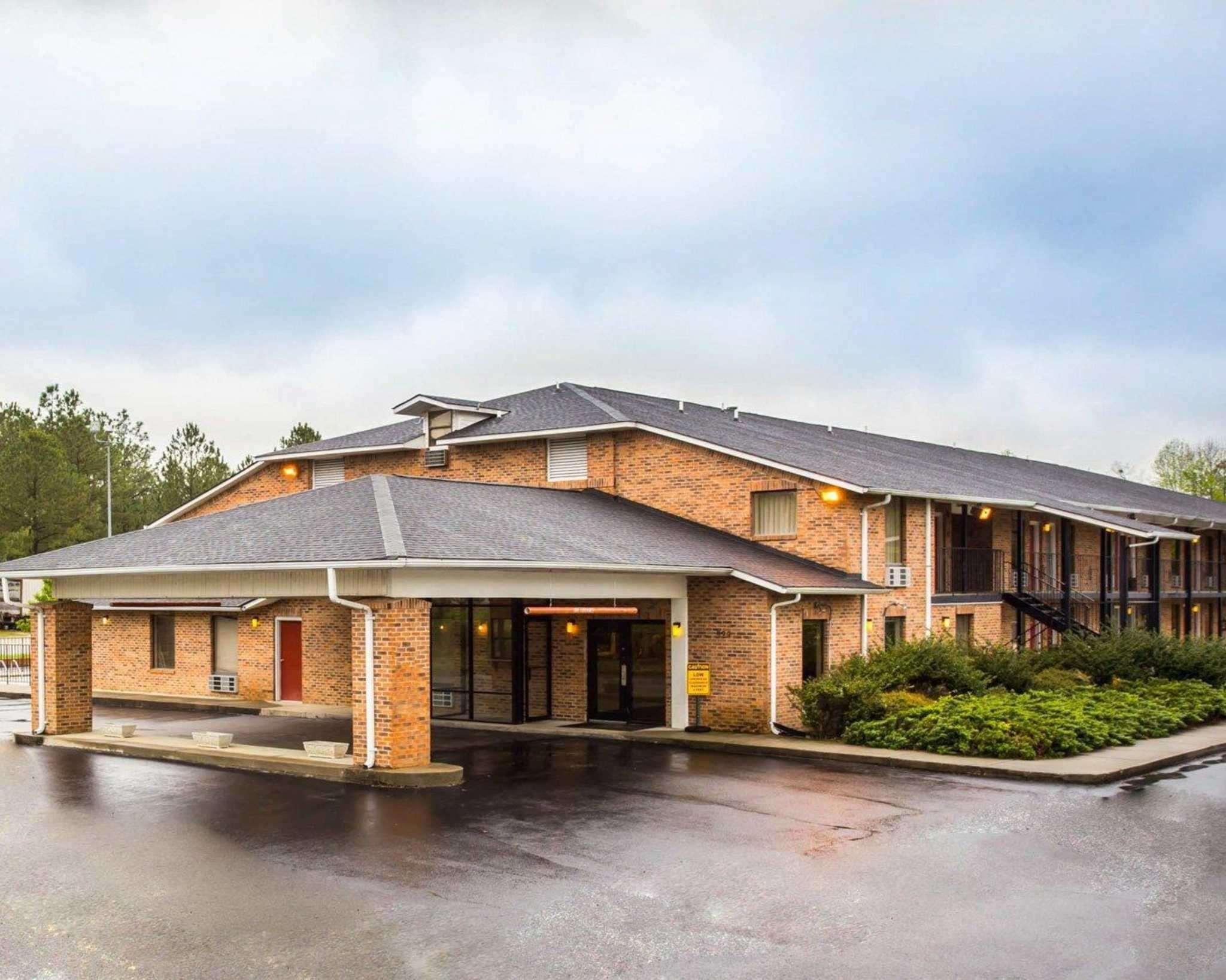 Econo Lodge Inn & Suites Lugoff Exterior photo