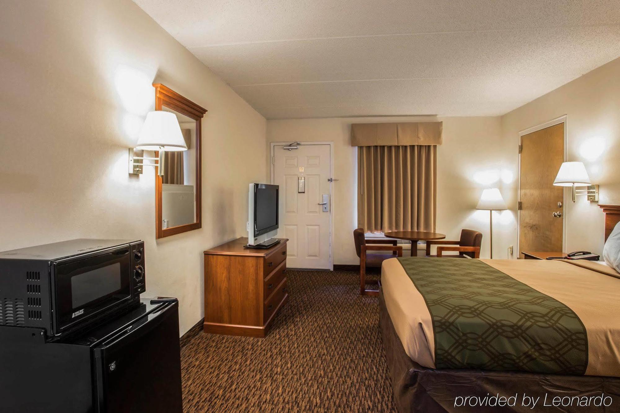 Econo Lodge Inn & Suites Lugoff Exterior photo